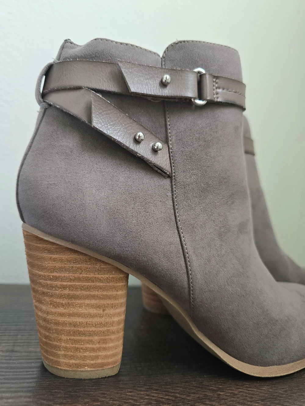 Madden Girl Demoli Gray Faux Suede Block Heel Buckle Ankle Booties Size 8